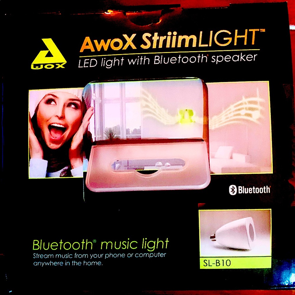 STRIIMLIGHT BLUETOITH AUDIO LIGHTBULB SPEAKERS